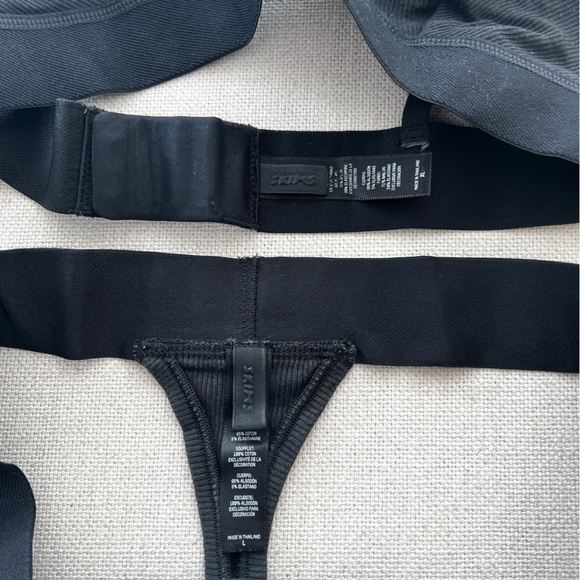 SKIMS Black Cotton Rib Plunge Bra & Thong Set - Picture 15 of 15